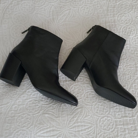 stuart weitzman instep leather zip booties